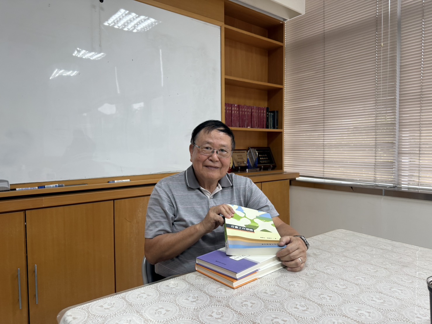 哲學找根，AI找活路——簡春安老師談社會工作專業的未來